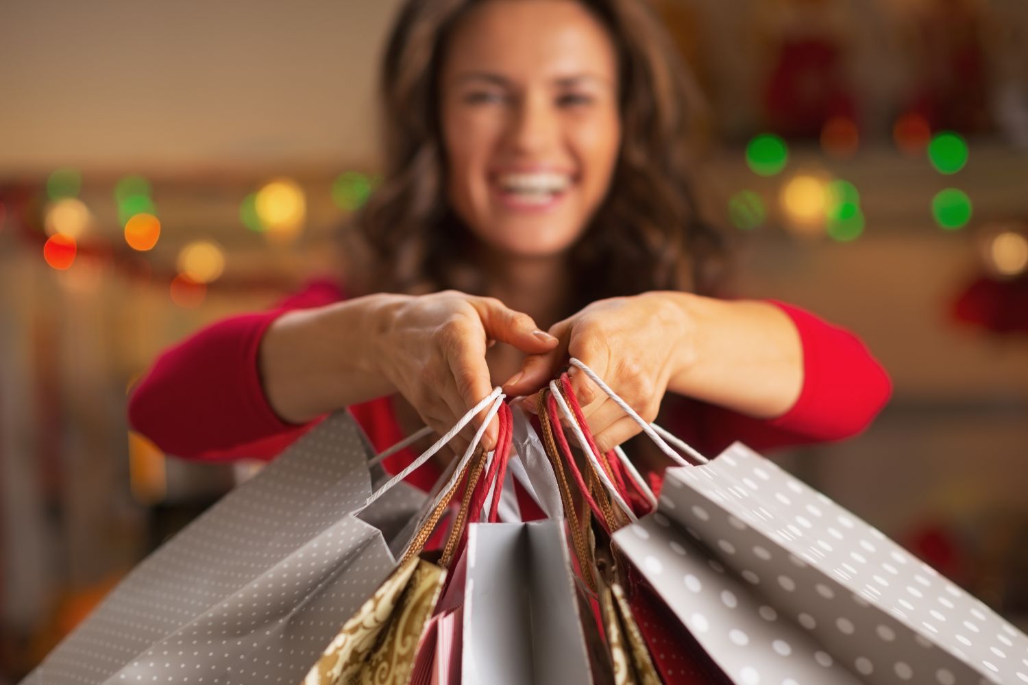 8 Ways to Avoid Overspending this Holiday Season